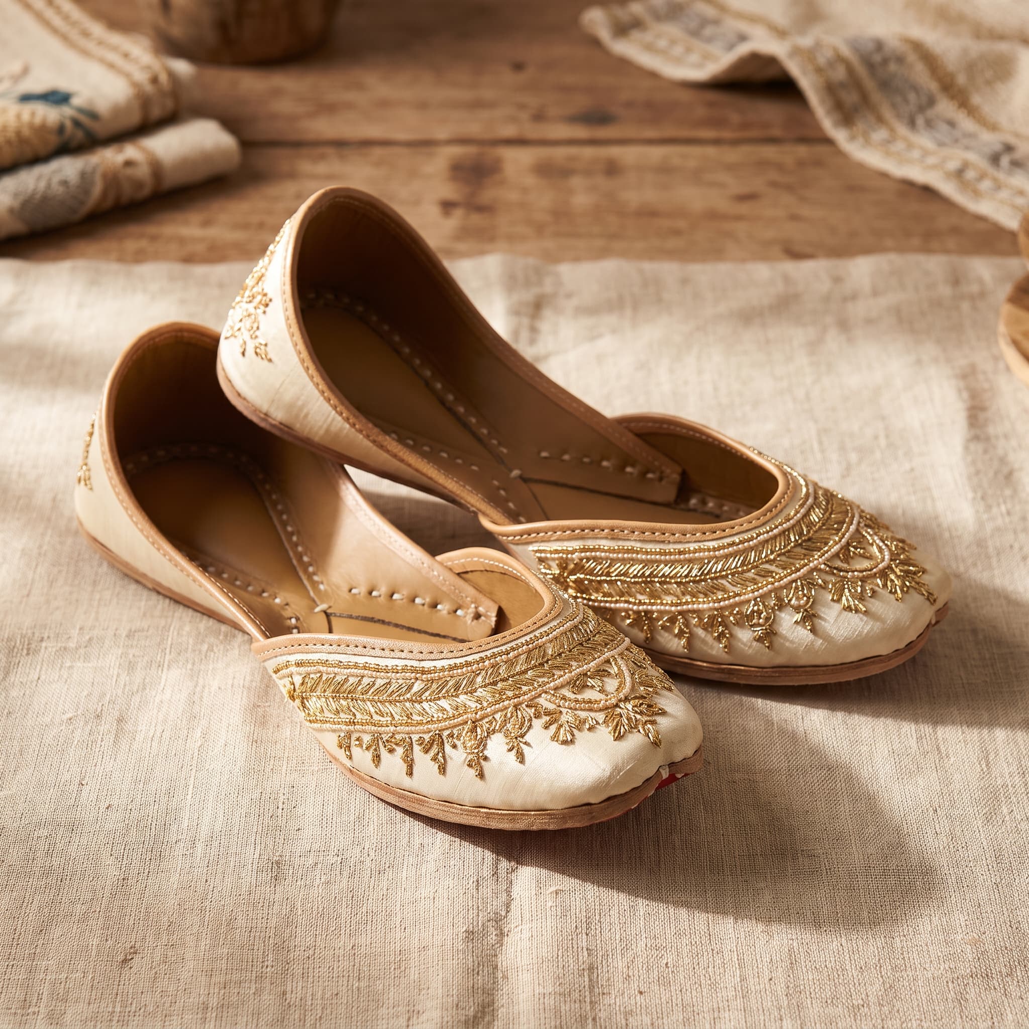 Jutti · Cream & Gold